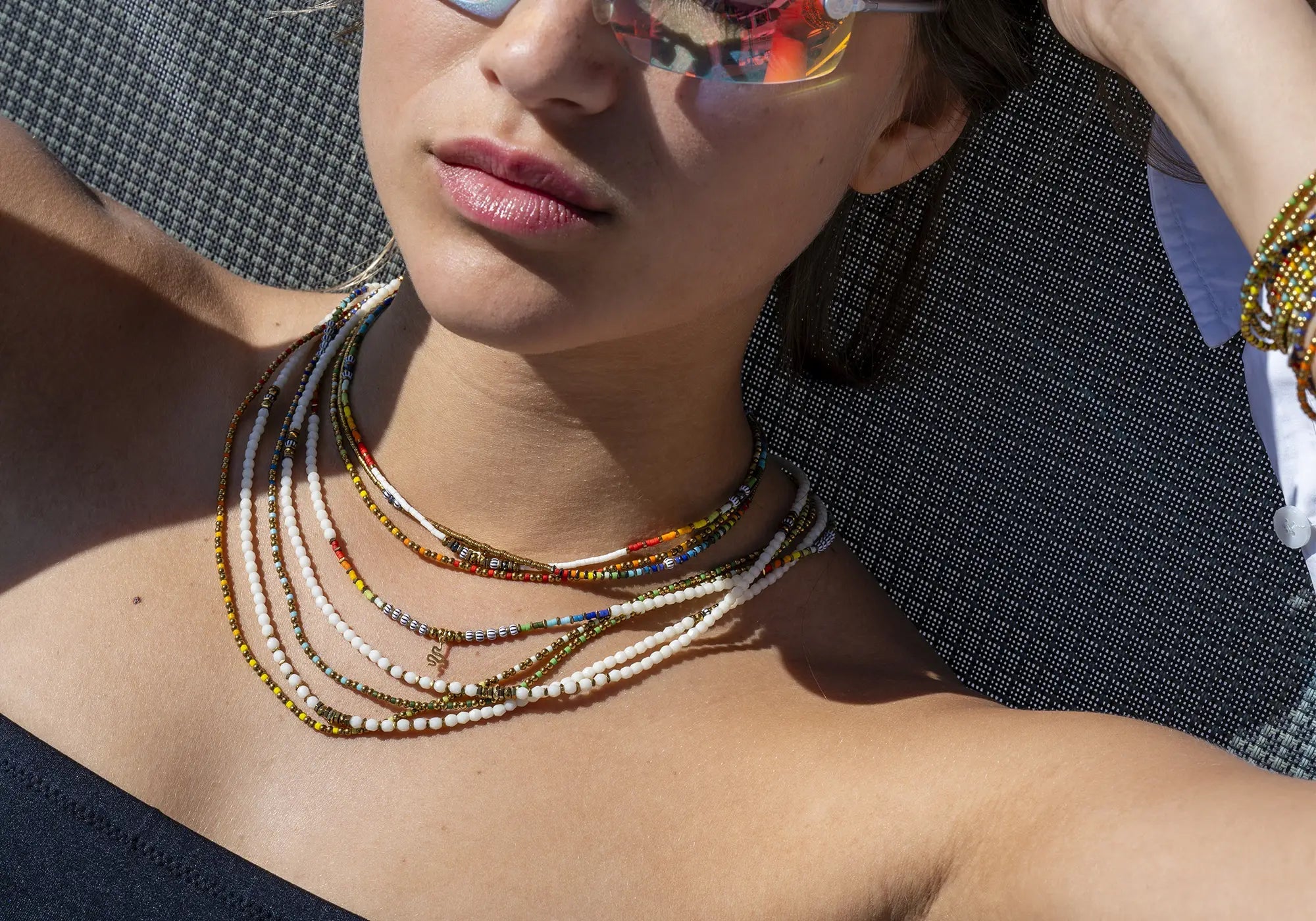 Le Stacking : l’art de superposer ses bijoux pour un look qui vous ressemble - Têtes Blondes