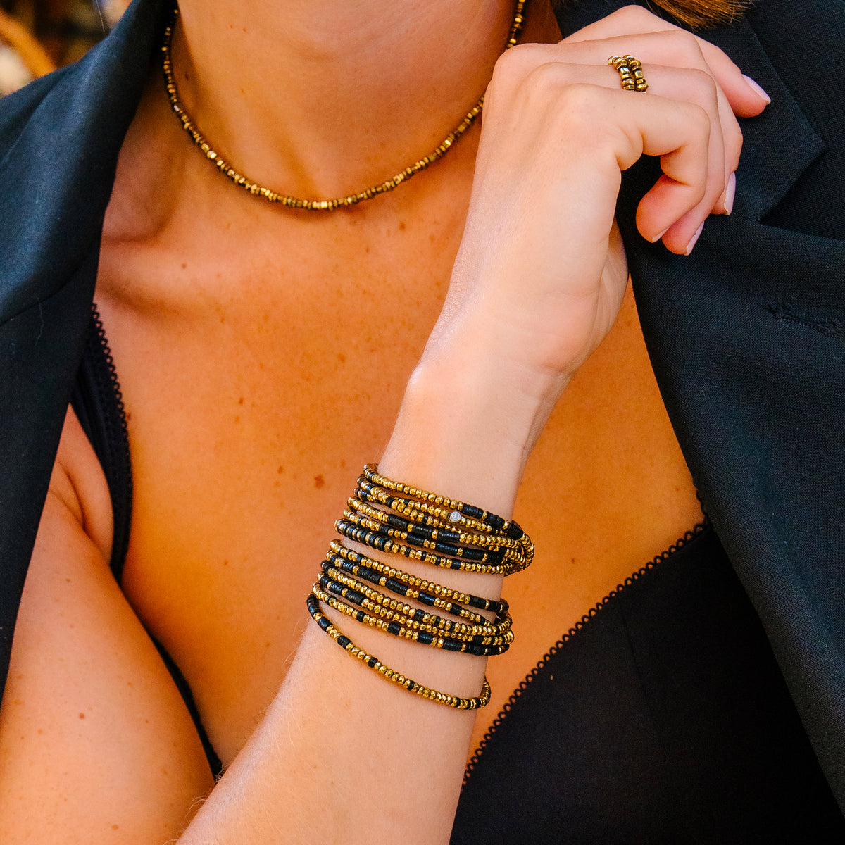 CÉLINE 6 - Gold & Noir
