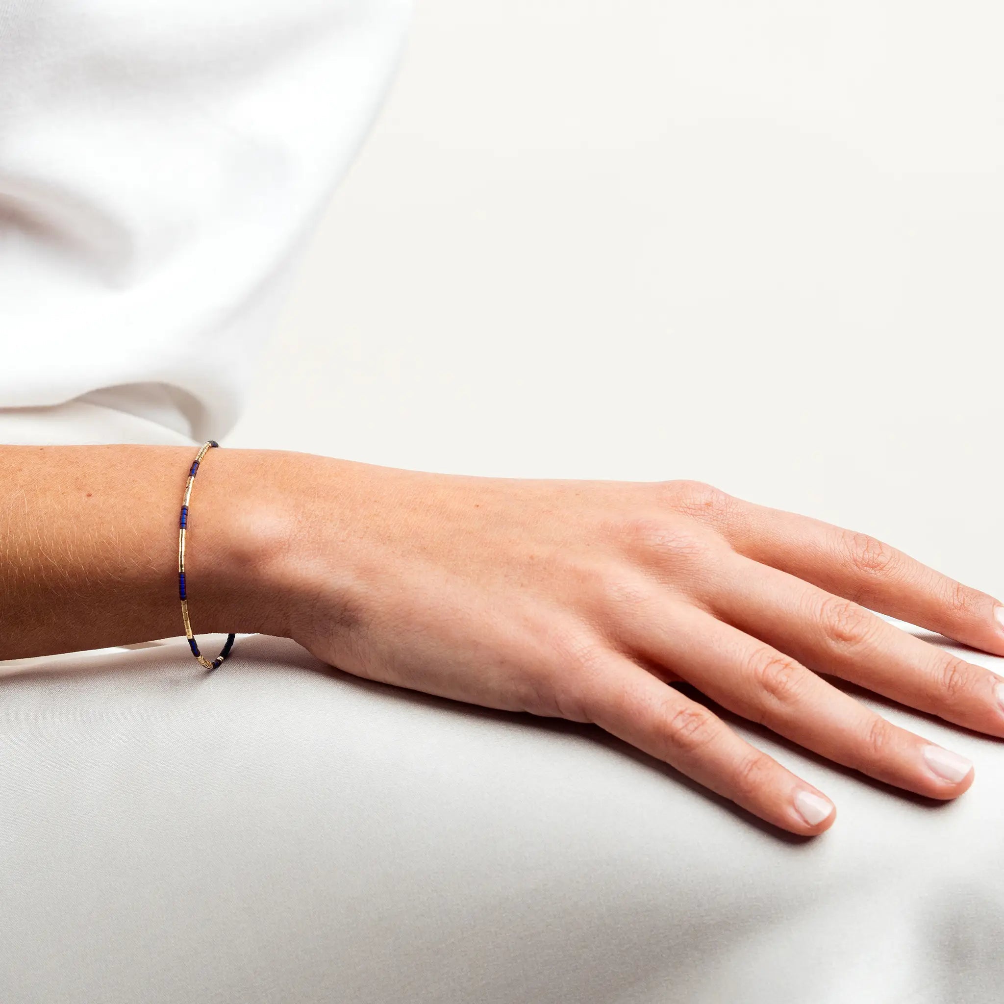 collier / bracelet EMMA - 1 tour ultra fin Cobalt - Têtes Blondes