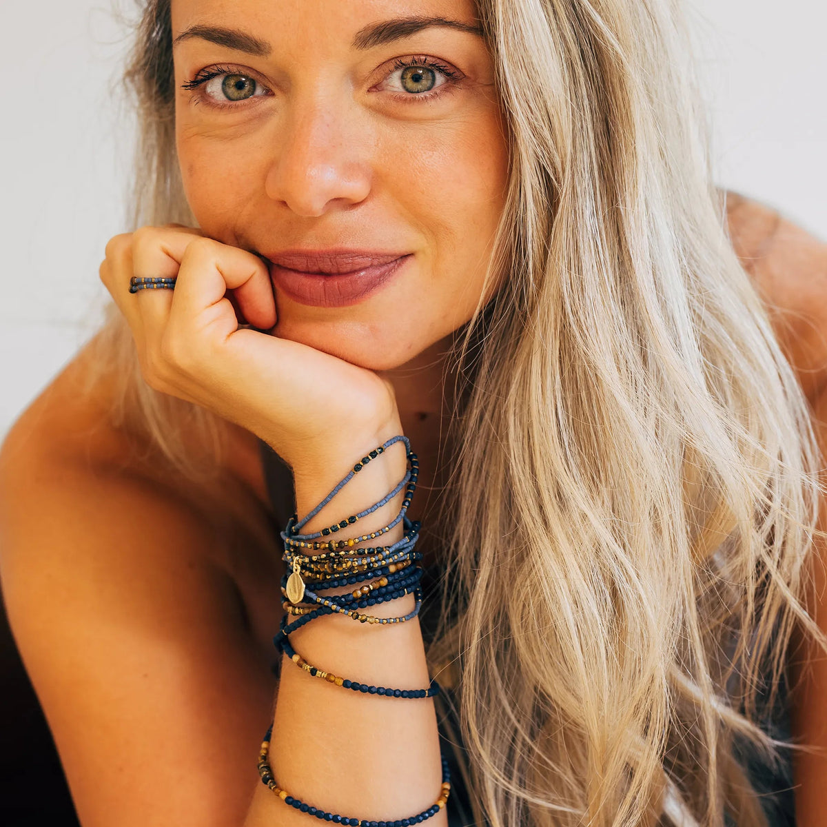 collier / bracelet GLINDA - Bleu marine mat - Têtes Blondes