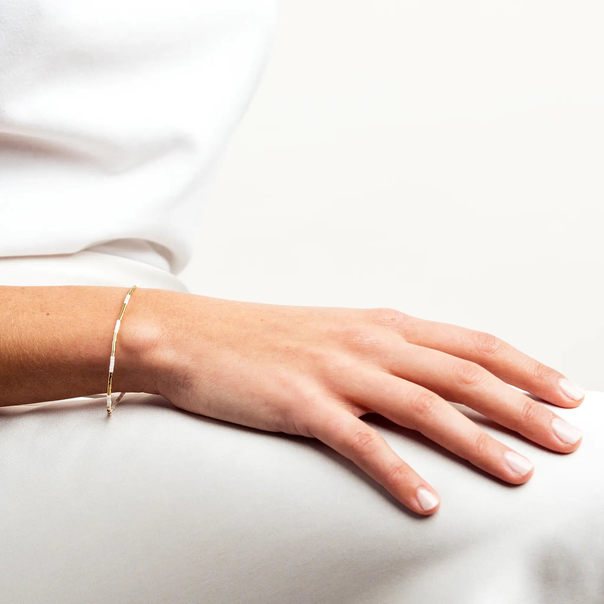 collier / bracelet EMMA - 1 tour ultra fin Vanille - Têtes Blondes